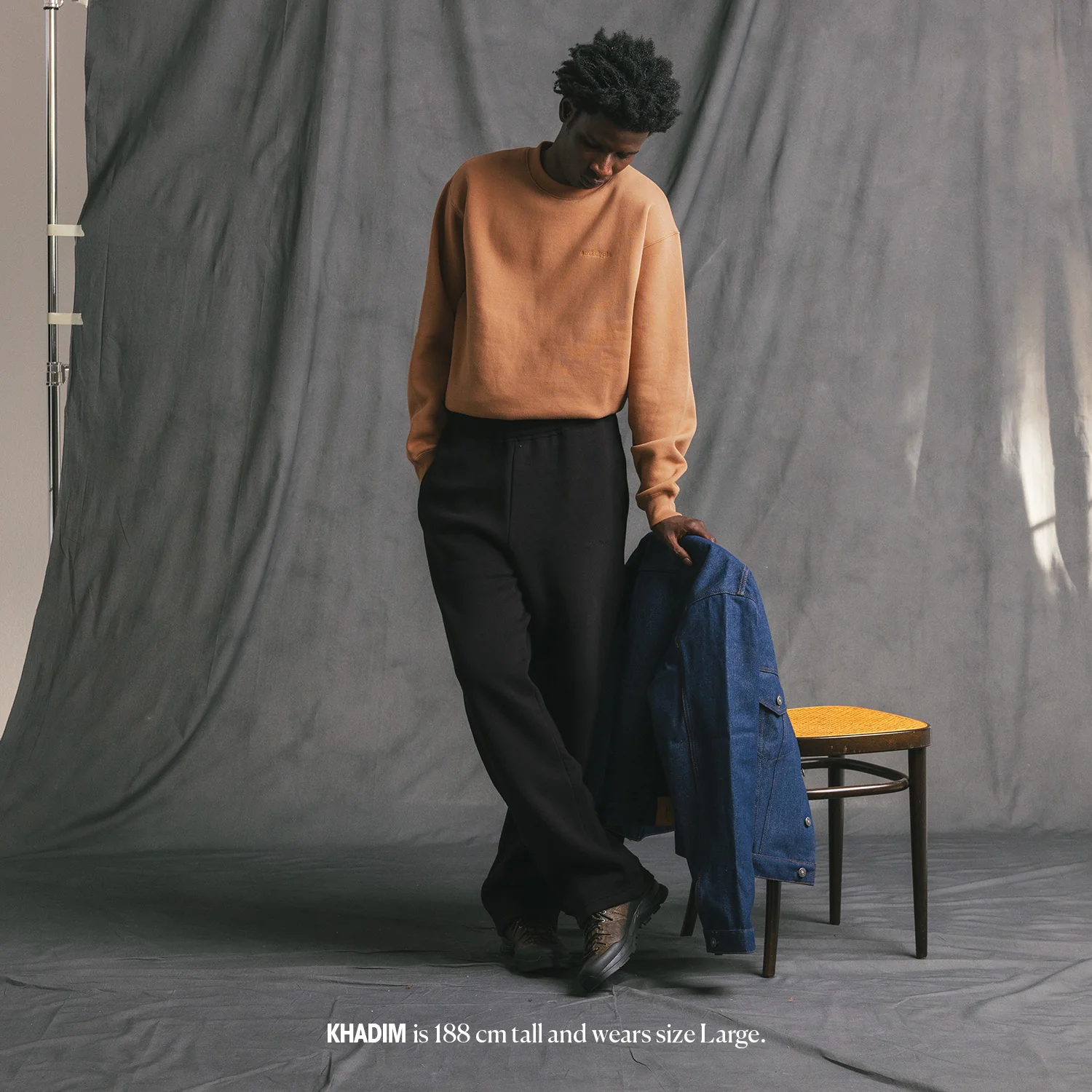 Asphaltgold Essential Crewneck - Image 3