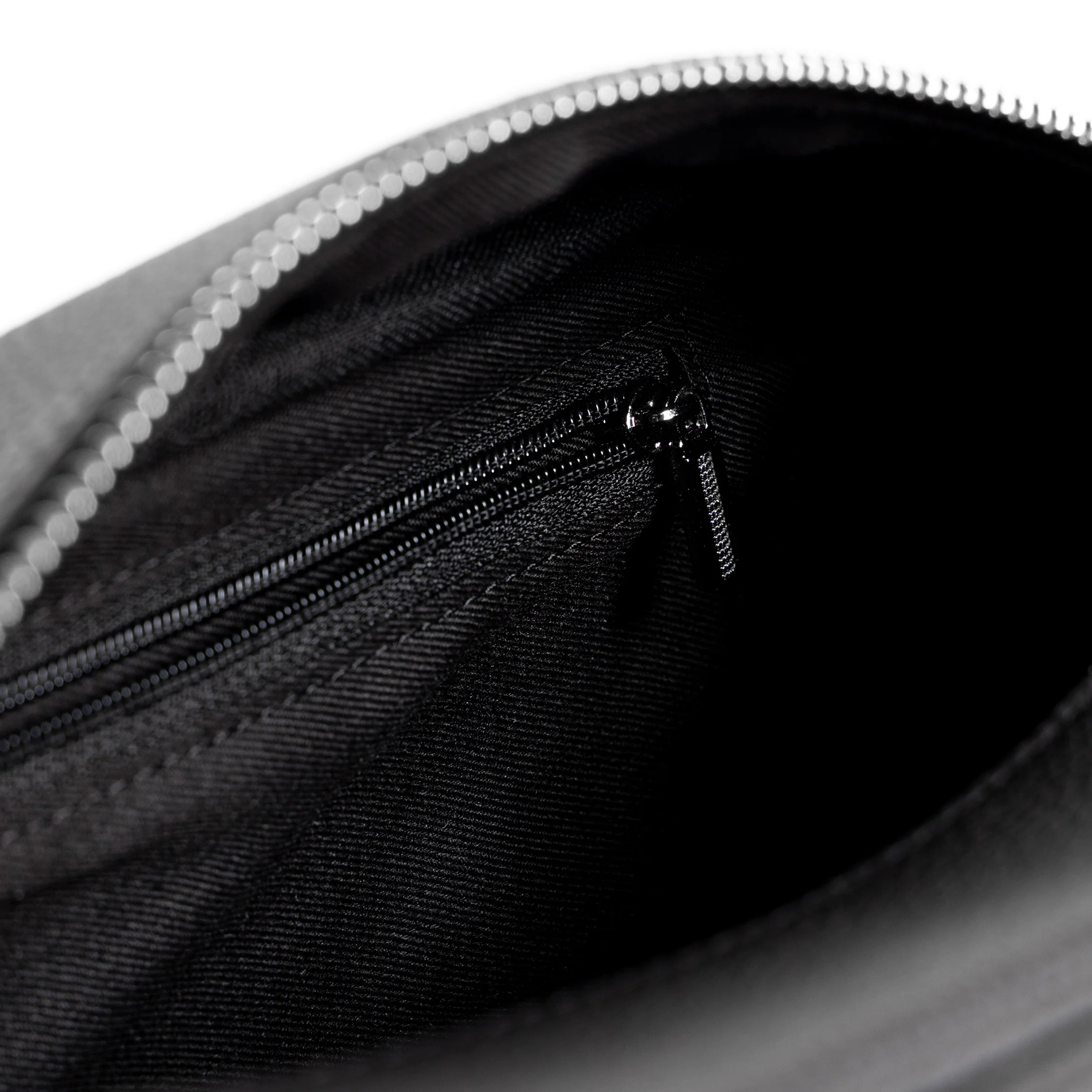 Asphaltgold Leather Toiletry Bag - Image 4