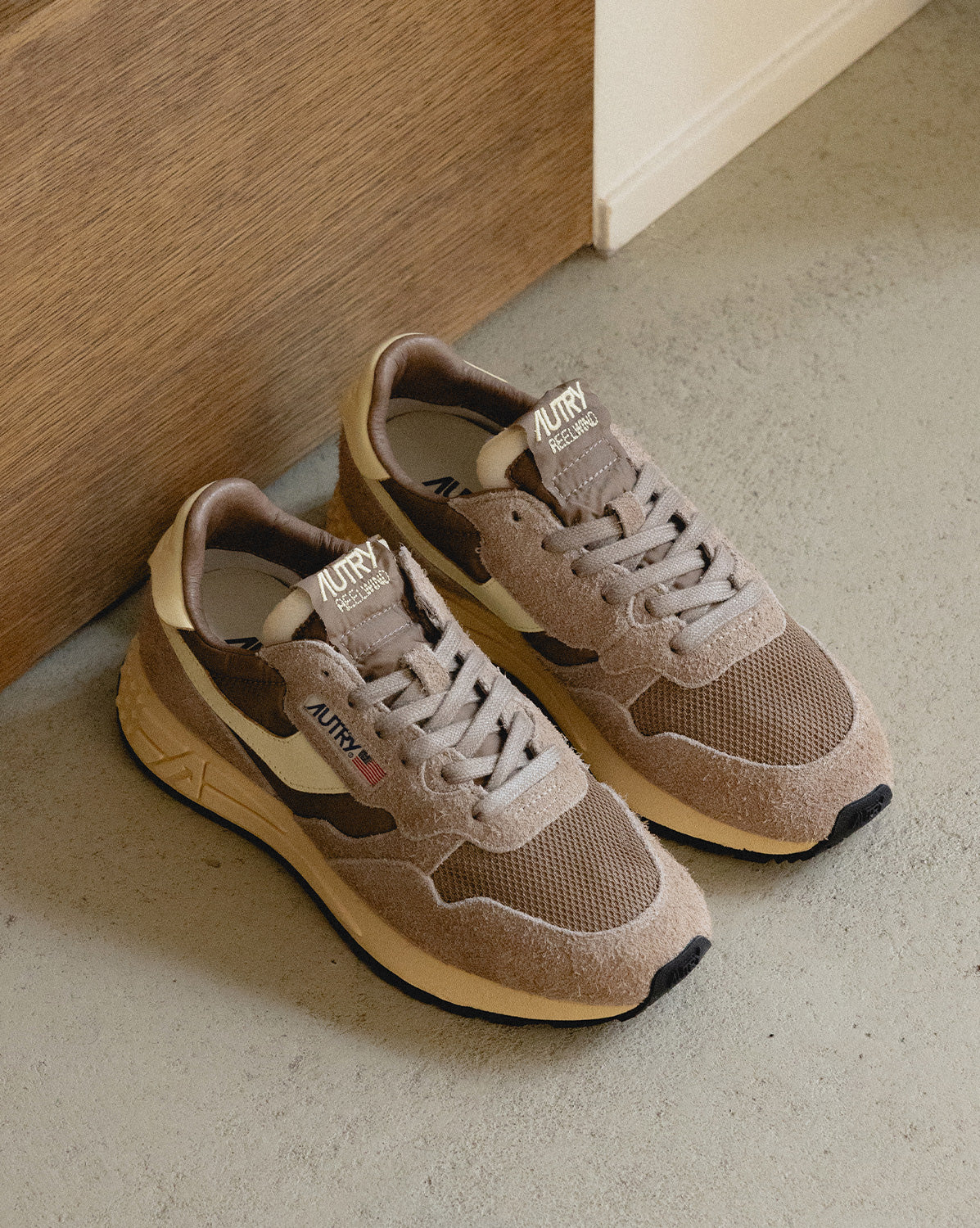 Autry Reelwind Low W *Suede / Net* - Image 2