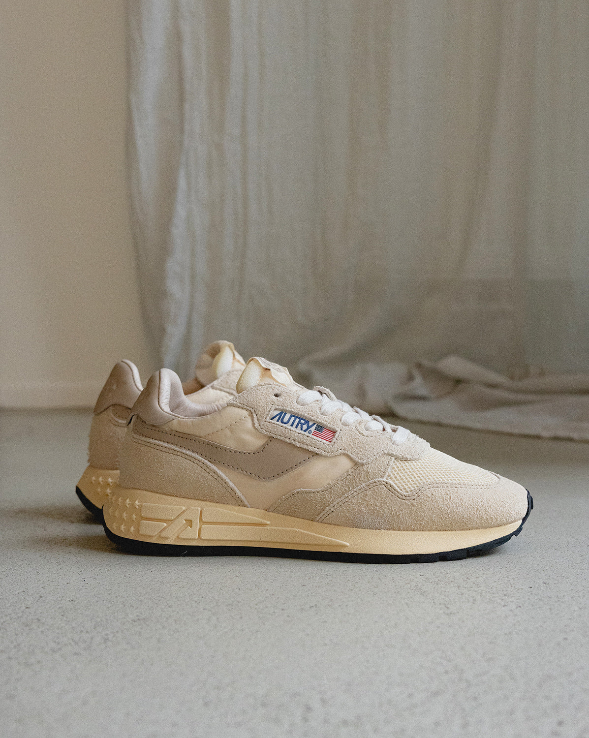 Autry Reelwind Low W *Suede / Net* - Image 2