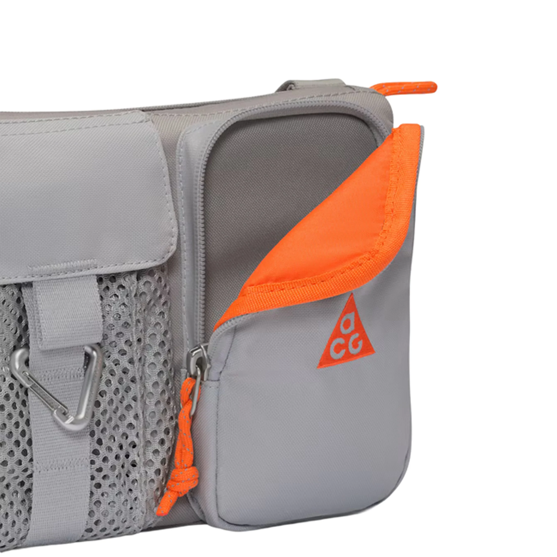 Nike	ACG "Daymax" Crossbody Bag (3L) - Image 3