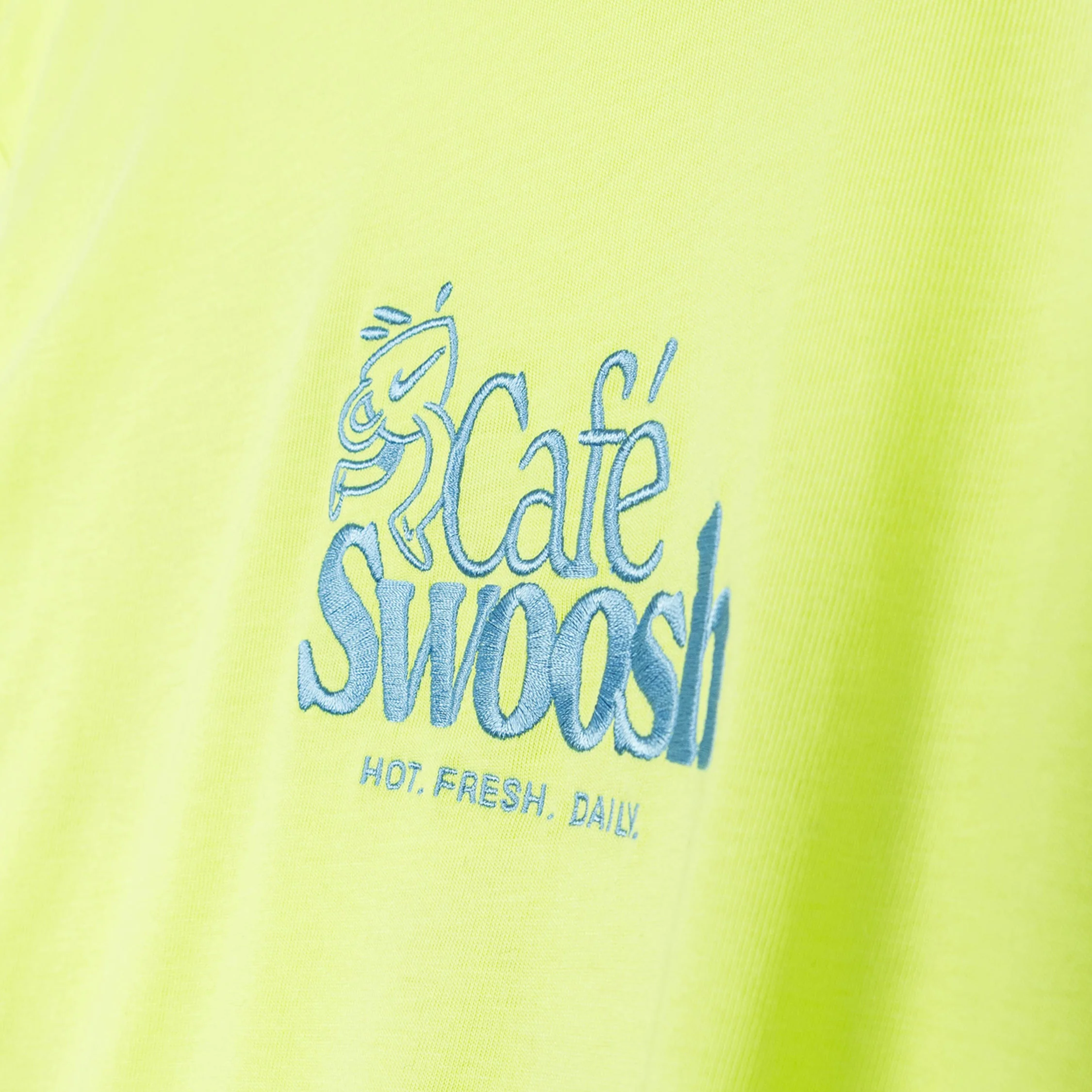 Nike Cafe Swoosh Illustration T-Shirt - Image 4