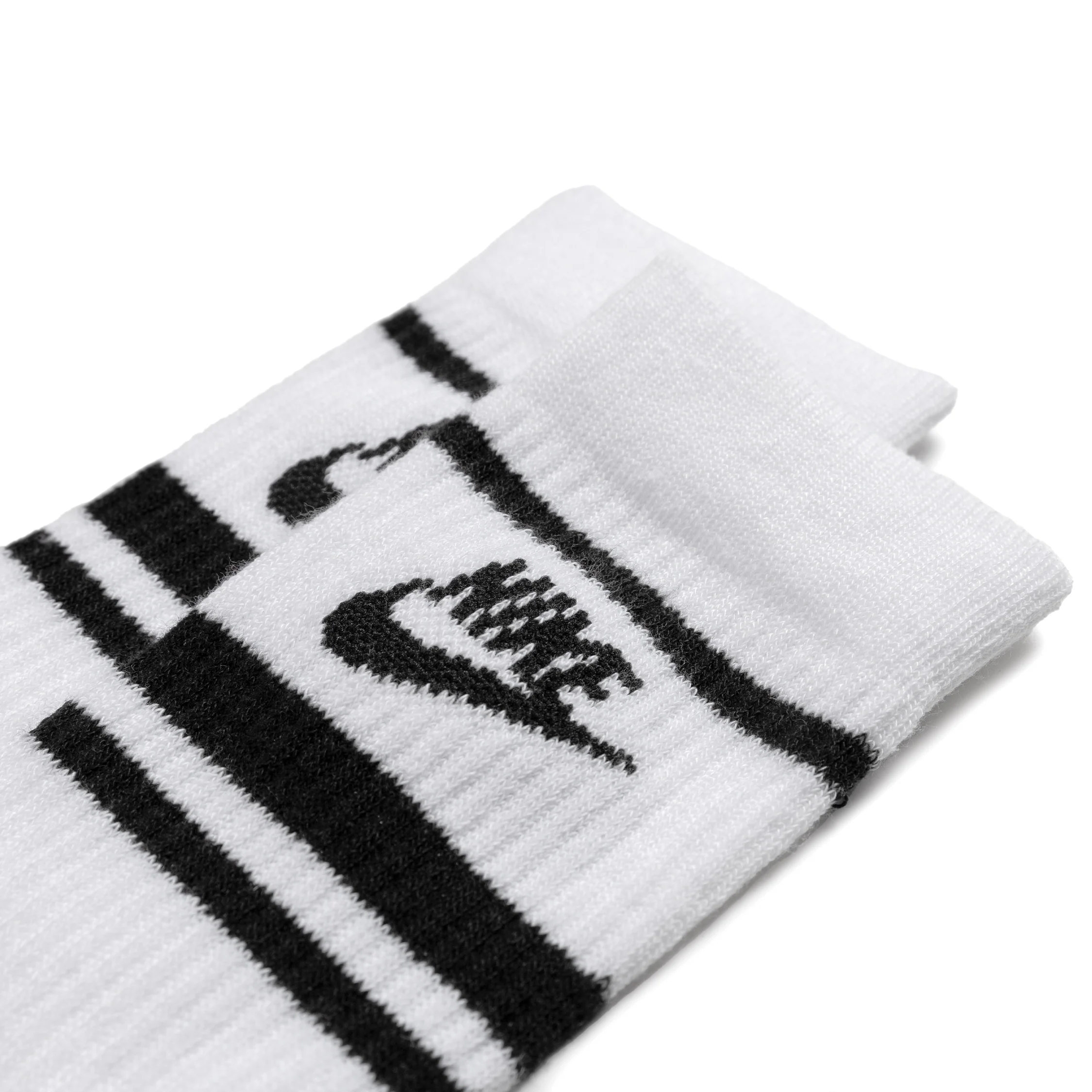 Nike Everyday Essential Crew Socks 3 Pack - Image 2