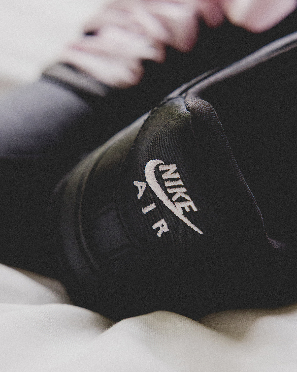 Nike Wmns Air Force 1 ’07 LV8 - Image 4