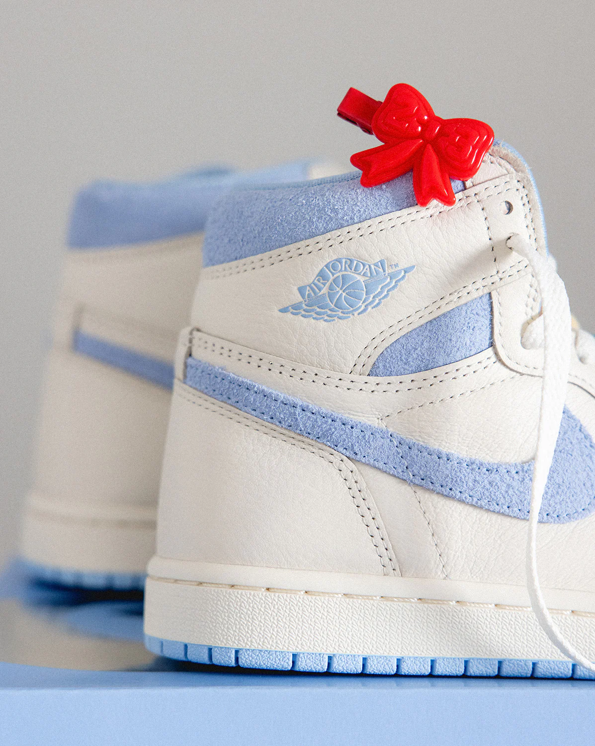 Nike Wmns Air Jordan 1 Retro High OG *Psychic Blue* - Image 6