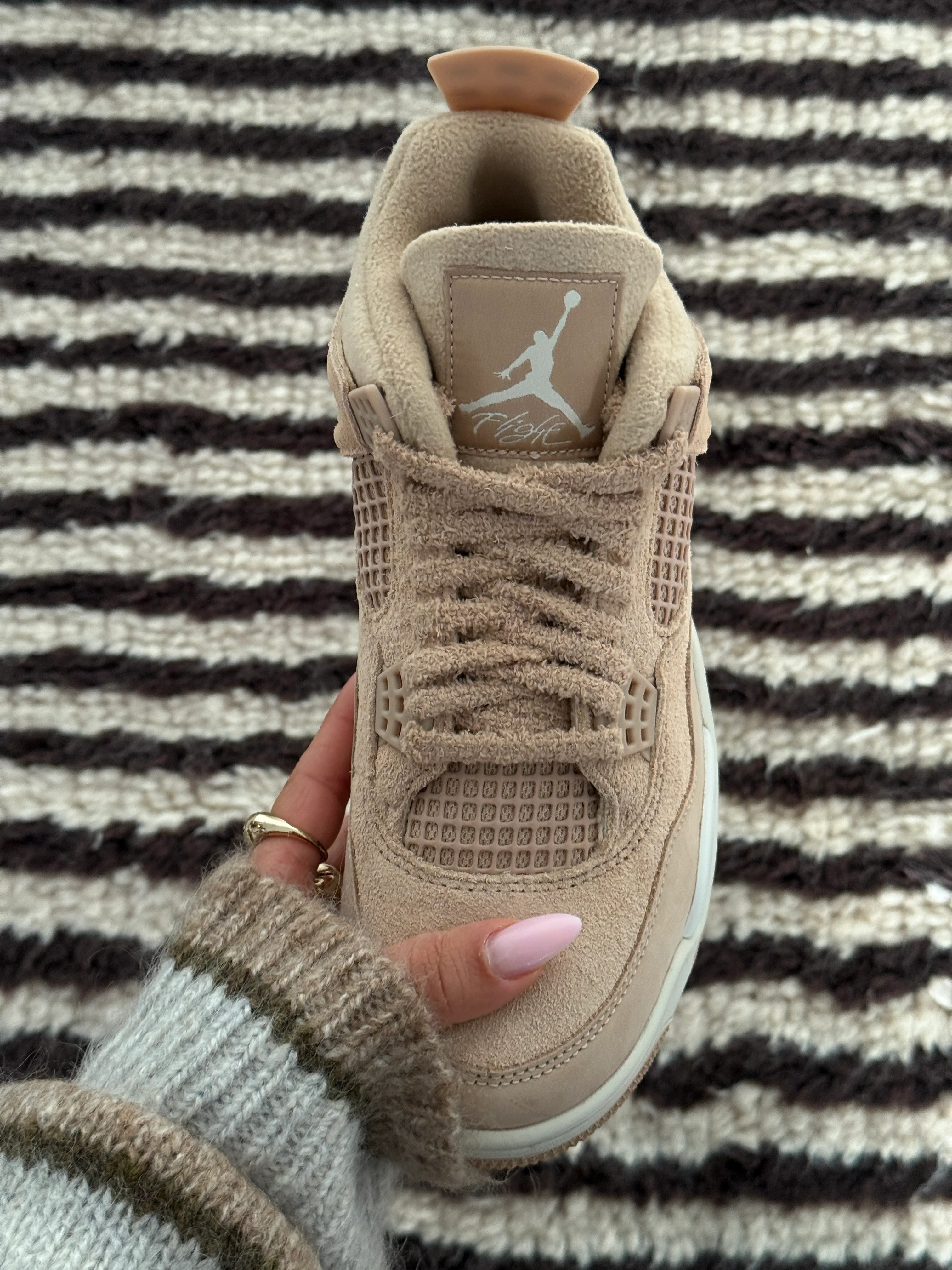 Nike Wmns Air Jordan 4 Retro *Cozy Girl* - Image 5