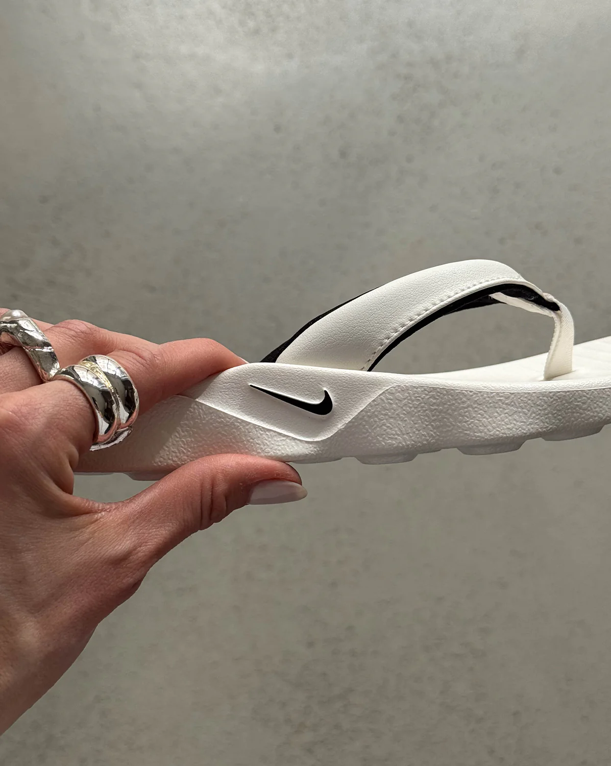 Nike Wmns Marina - Image 4
