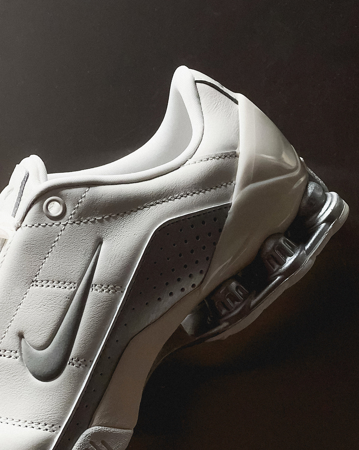 Nike Wmns Total 90 Shox Magia - Image 3