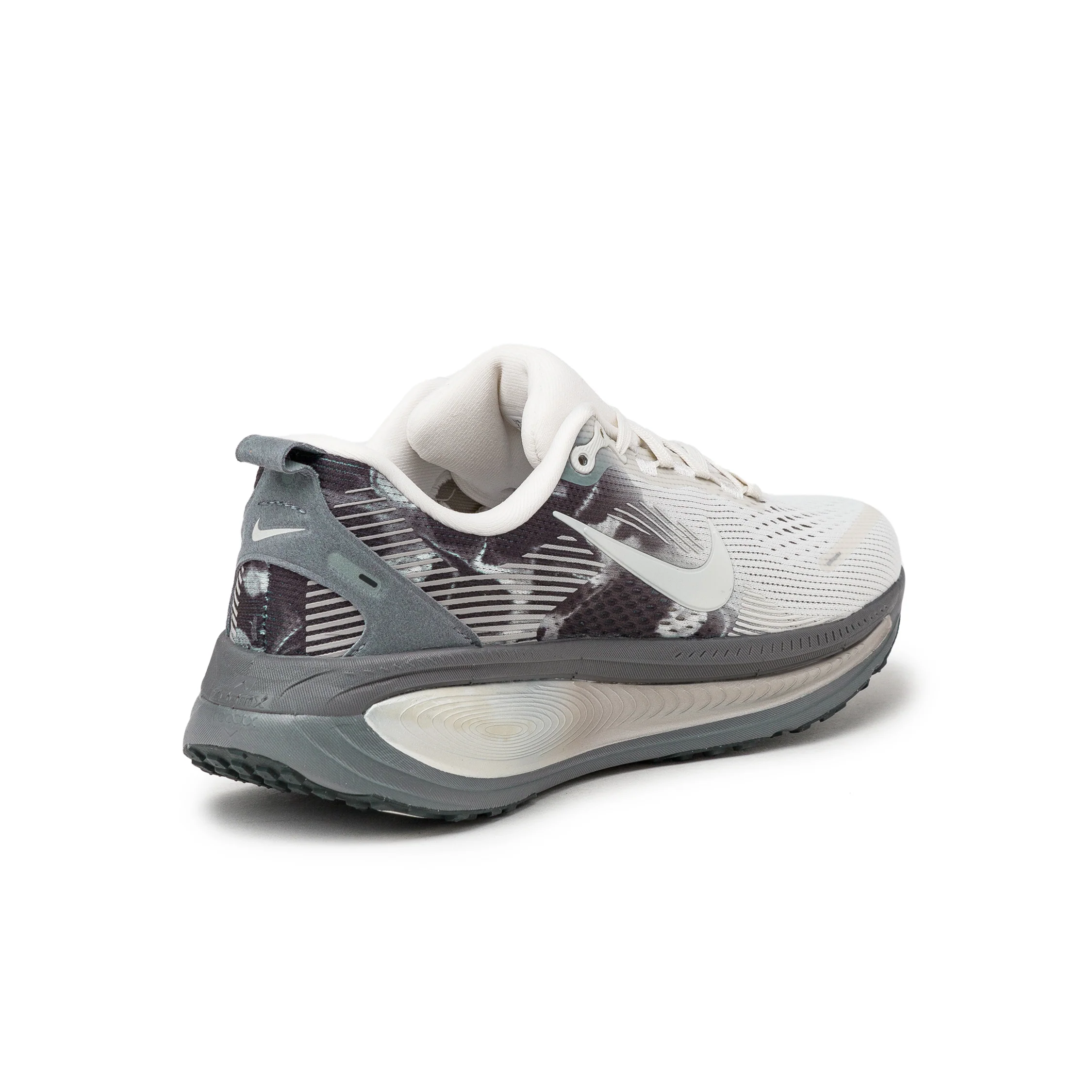Nike Wmns Vomero 18 SE - Image 3