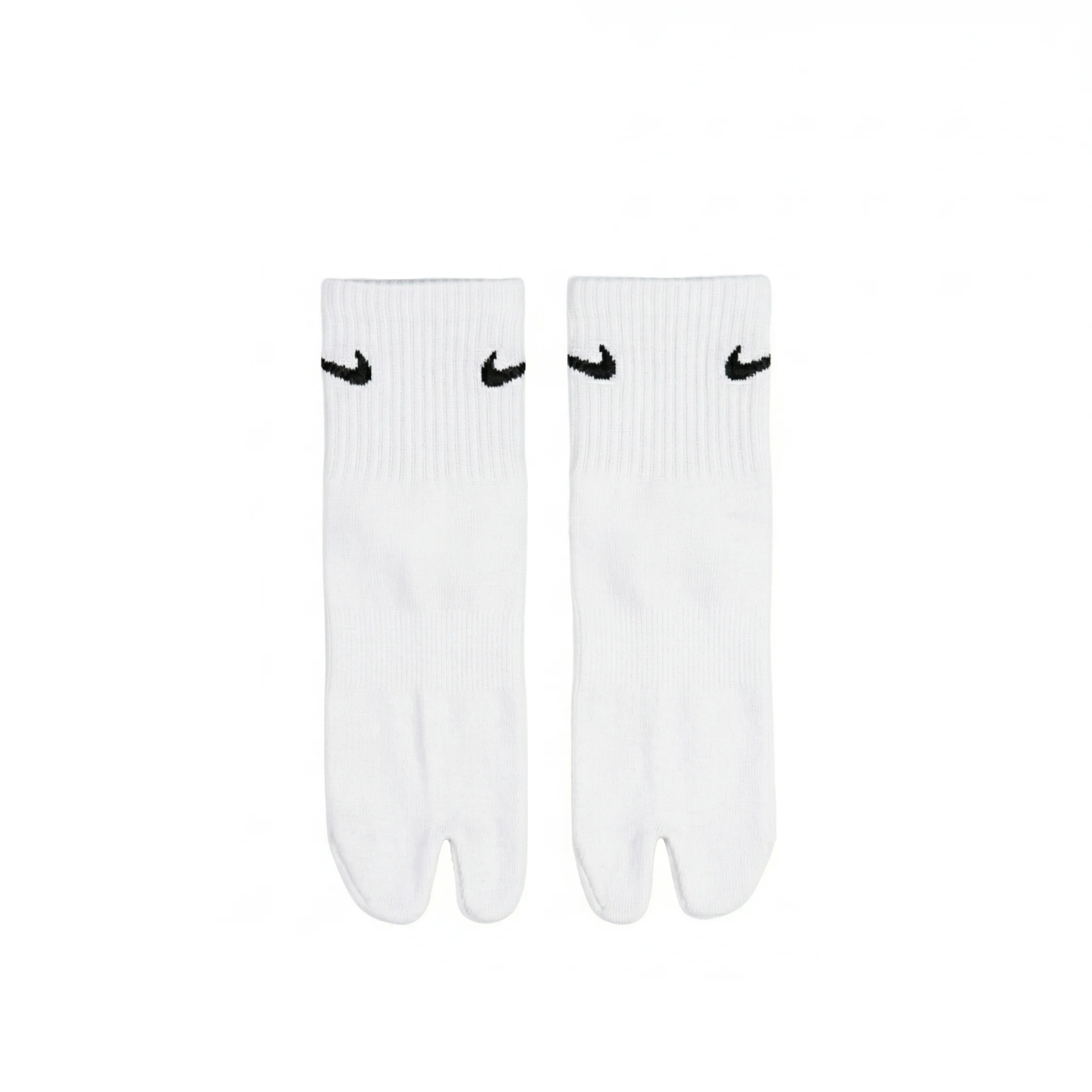 Nike	Everyday Plus Lightweight Ankle Split-Toe Socks - Image 2