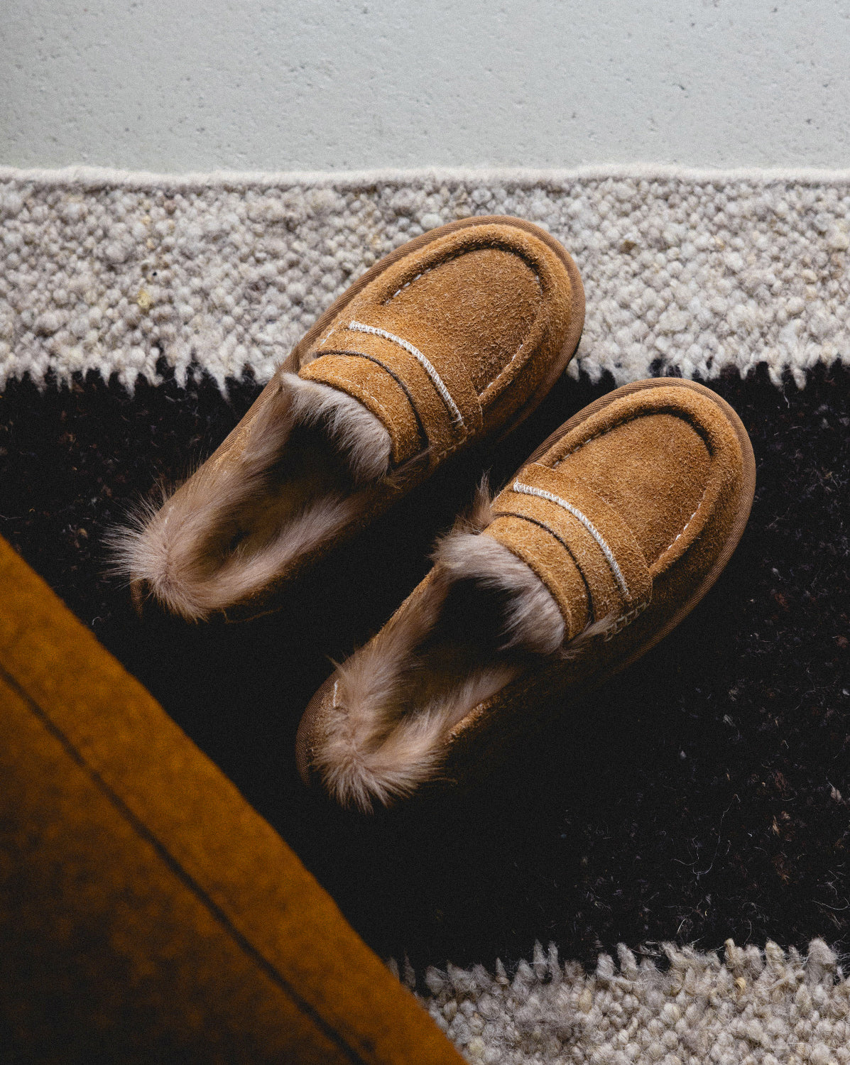 UGG Wmns Ellis Loafer - Image 2